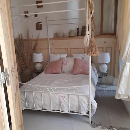 La Kaiga Apartment *
